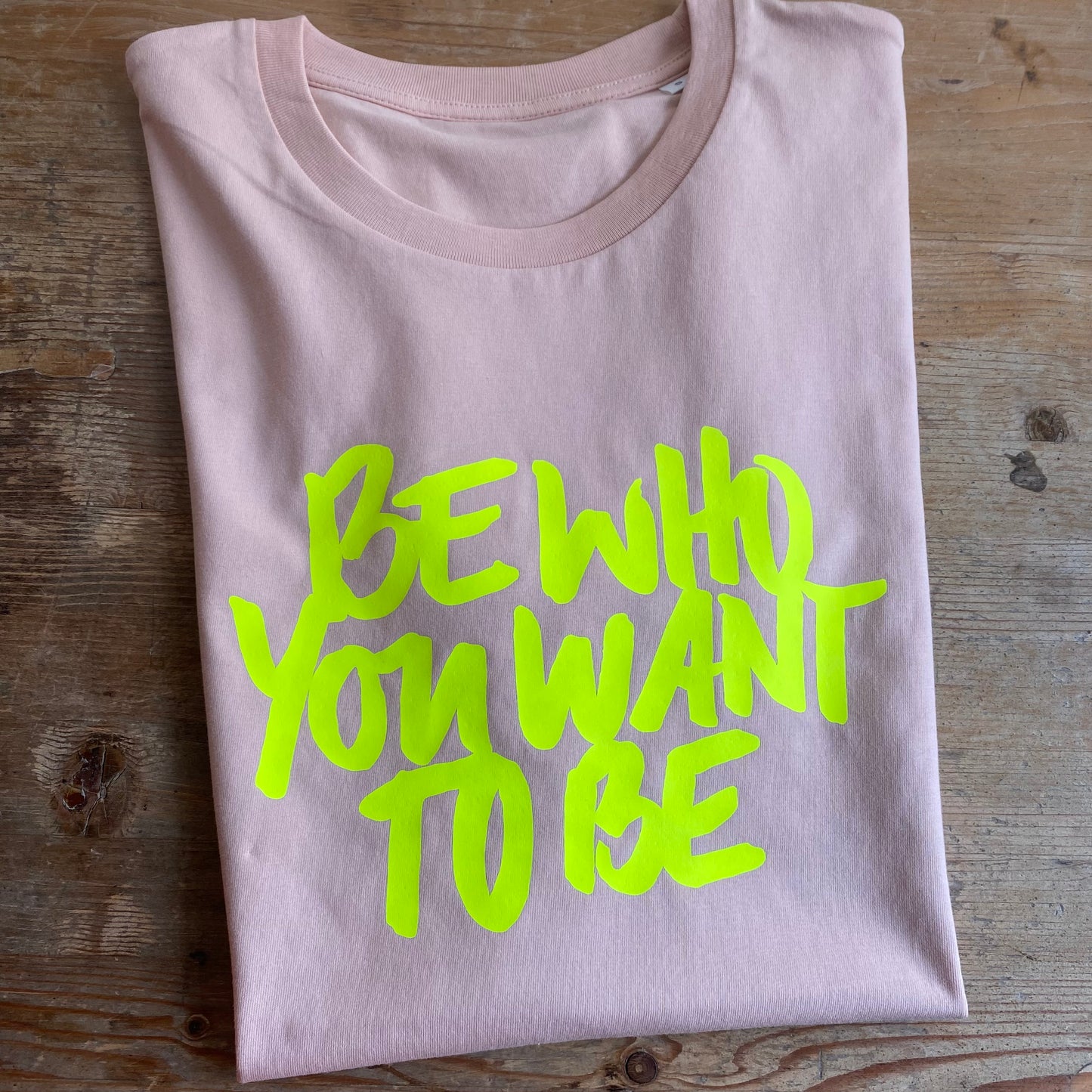 Kyute T-shirt "Be Who You Want To Be"