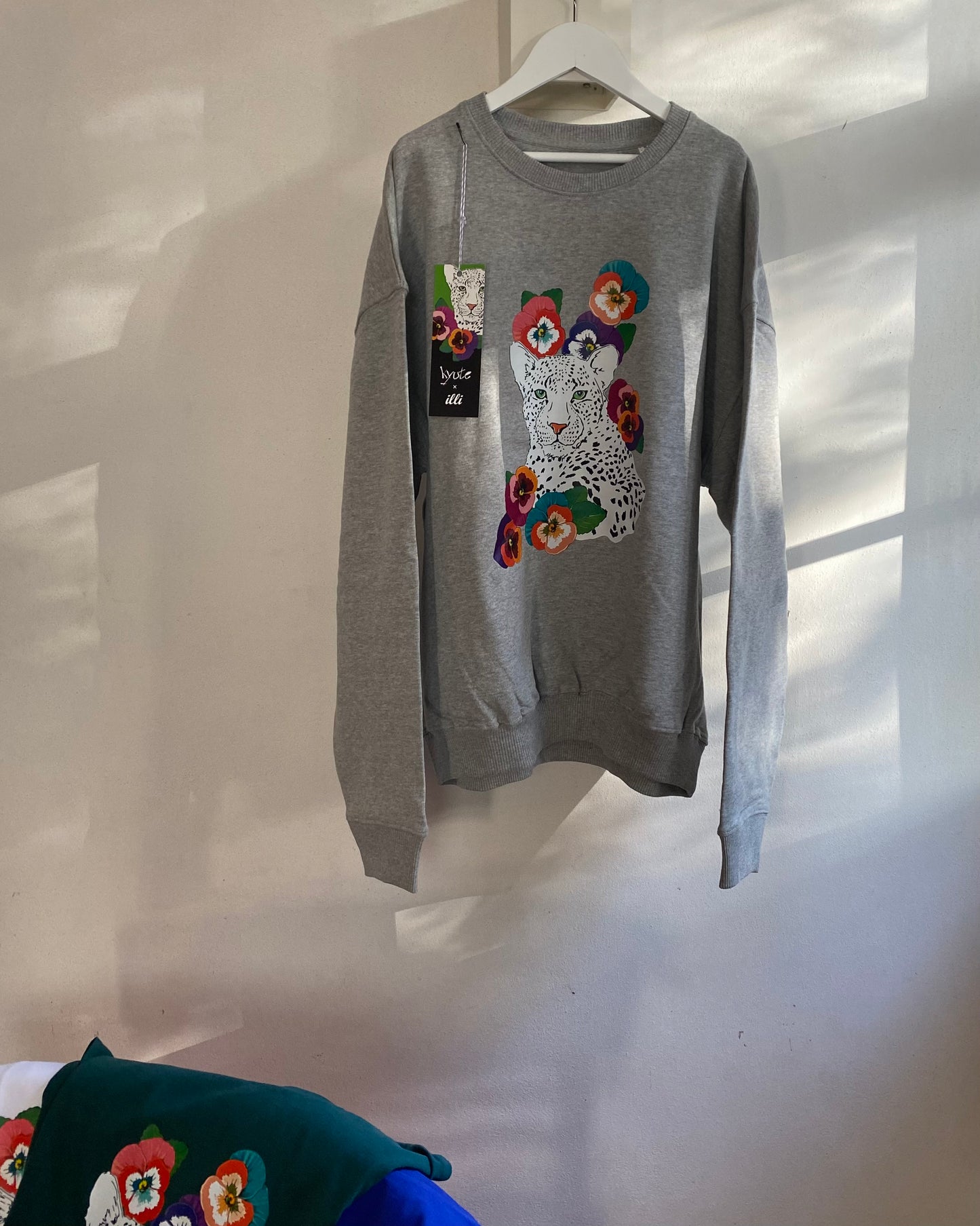 Sweater "LEO KIMBU"